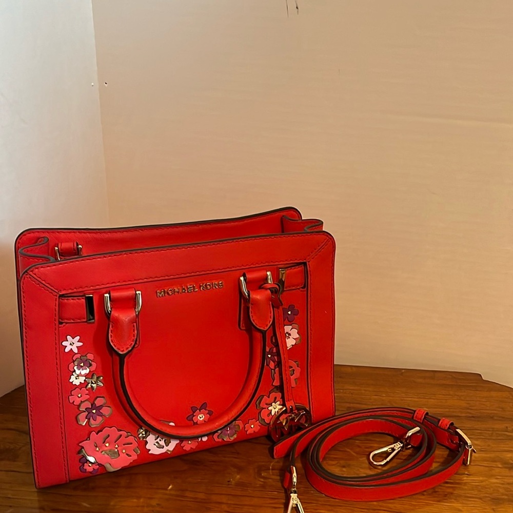 Michael Kors NWOT Rare crossbody handbag red floral motif
